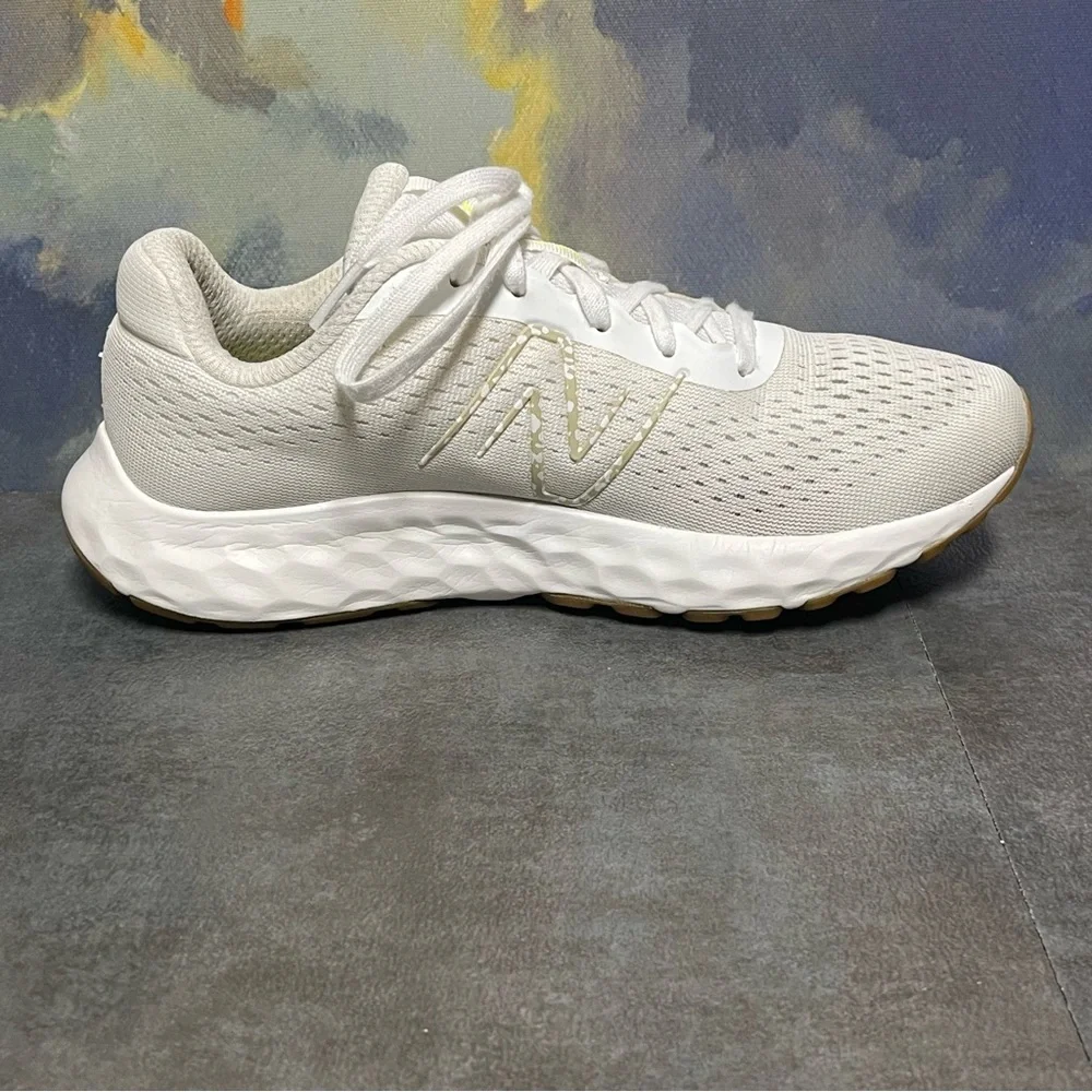 New Balance 520V8  Women's White Running Shoes Size 7.5B - Picture 13 of 16